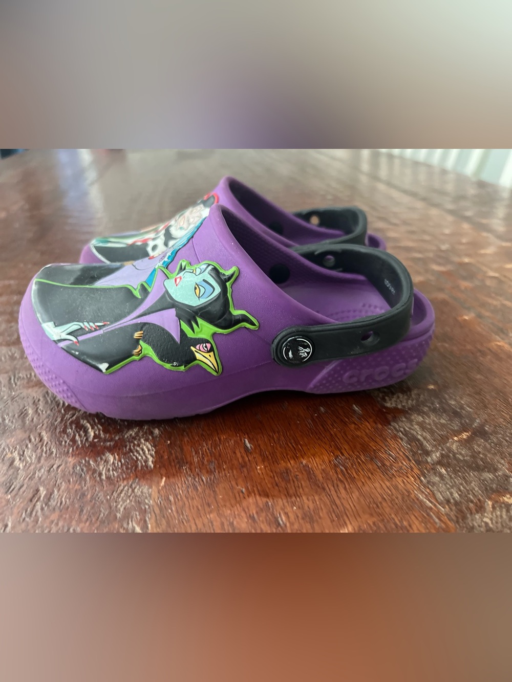 CROCS Kids Purple Disney Villains CROCS Size 13 - Picture 4 of 8